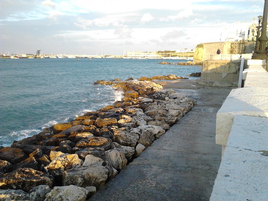 Mediterraneo Camere Otranto Bagian luar foto